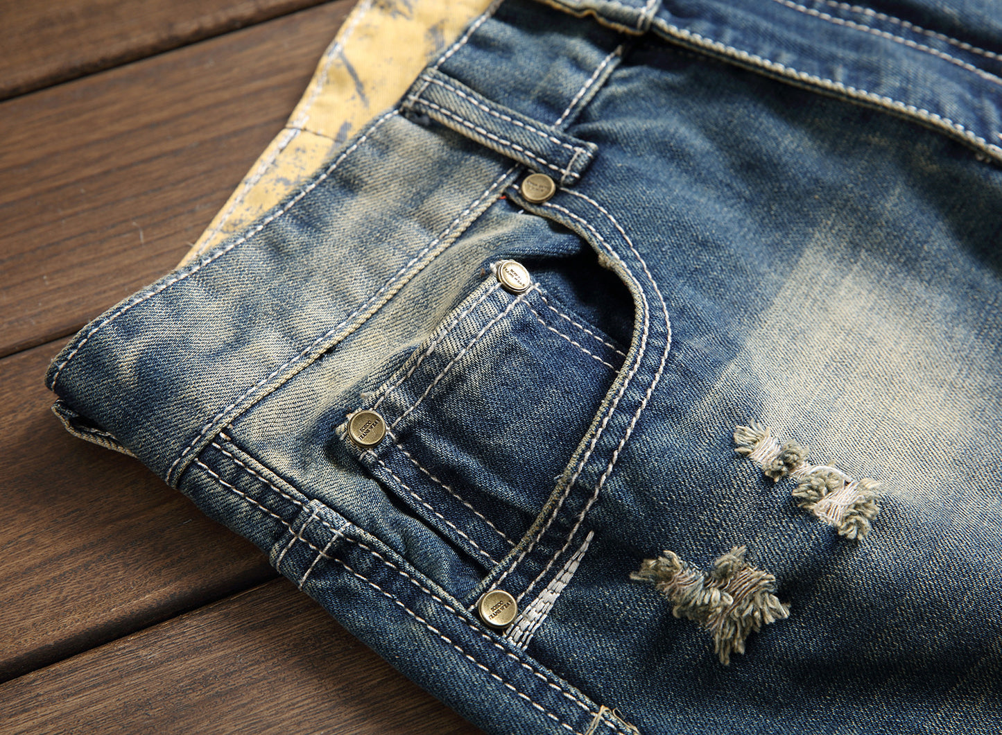 Shabby nostalgic jeans